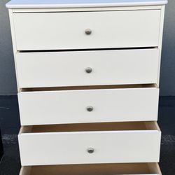 New Chest 5 Drawer Dresser