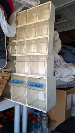 Stackable parts bin