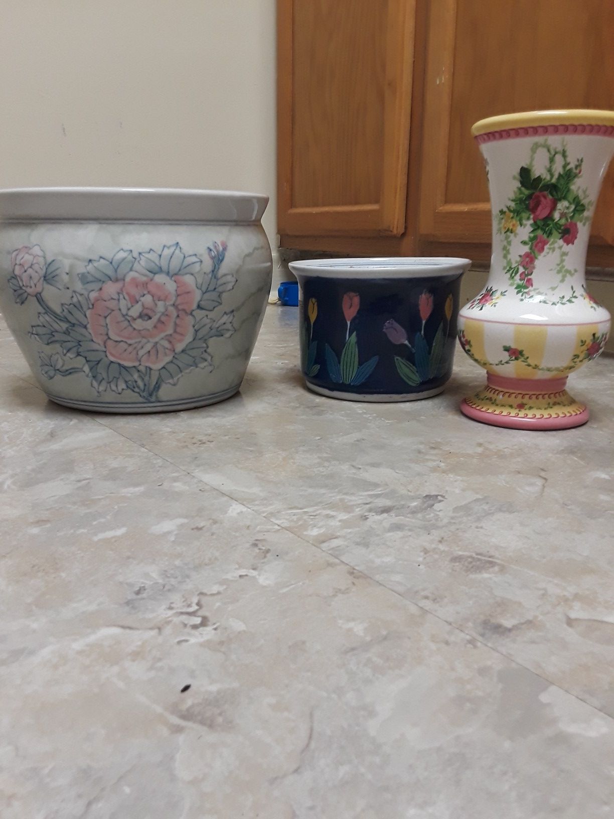 Ceramic pots