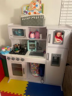 Melissa & Doug White Wooden Chef’s Play Kitchen Set for Kids