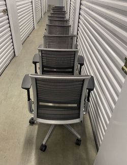 Steelcase Think V2 Fully Adjustable With 3D Knit Back Office Chair