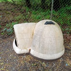 Igloo Dog House