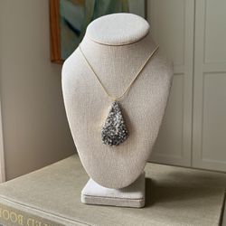 Druzy Pendant Necklace ( firm on price ) 
