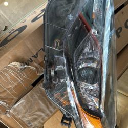 HEAD LAMP 17-19 Driver  SIDE  COROLLA Capa