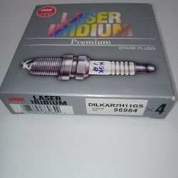 Sparkplugs. Spark Plugs. 4pc