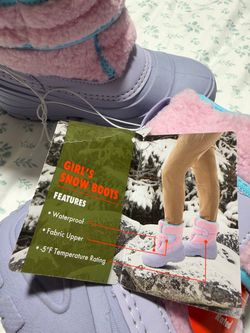 Girl's Waterproof Snow Boots size 1 fits more like 13 c