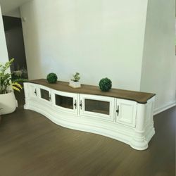 Beautiful Modern Farmhouse Style TV Stand