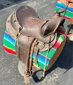 Vintage Western Saddle