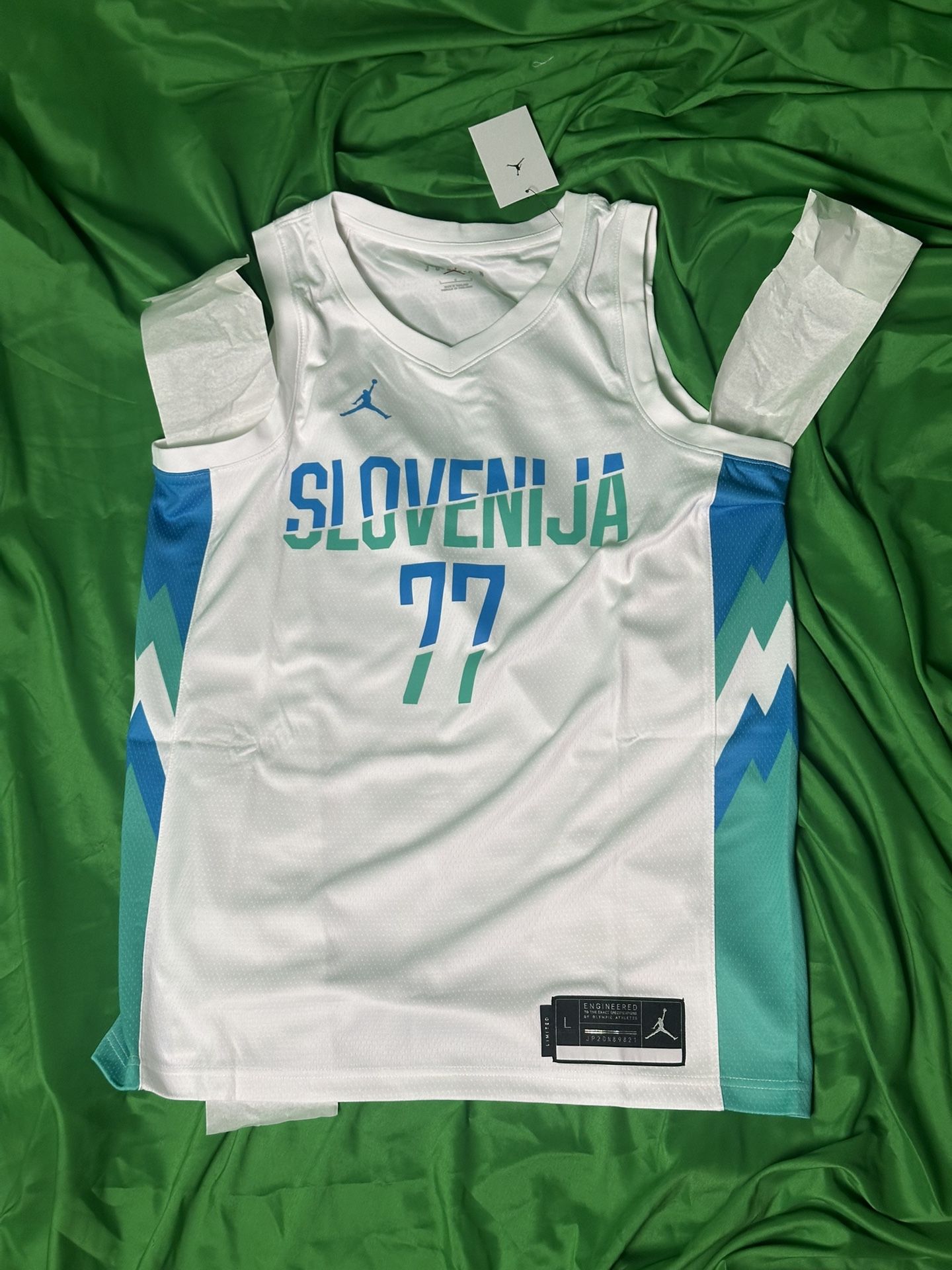 DALLAS MAVERICKS JORDAN BRAND 2022 LUKA DONČIĆ SLOVENIA SWINGMAN JERSEY Size L