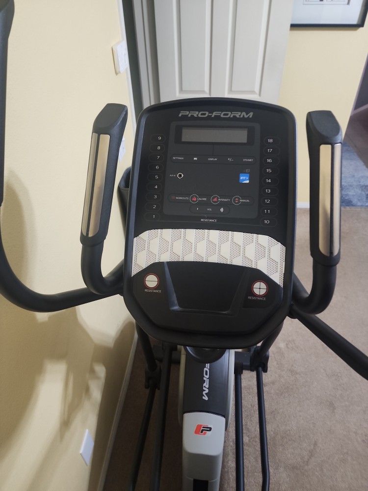 Elliptical Machine With Matt