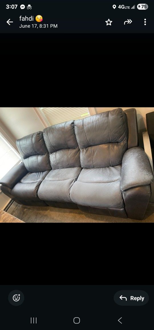 RECLINING SOFA COUCH MUST GO ASAP MAKE OFFER