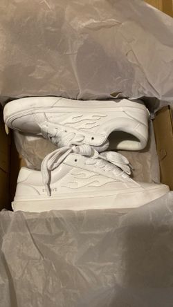 STRAYE LOGAN PUFF WHITEOUT Size 10.5