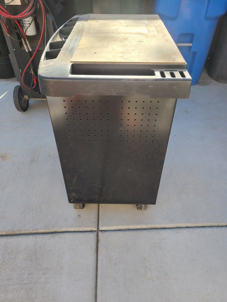 Craftsman Roll Around Tool Box With Tools