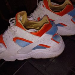 Men's Size 9.5 Nike Hirachi