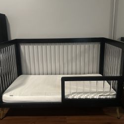 Crib With Mattress 4in1