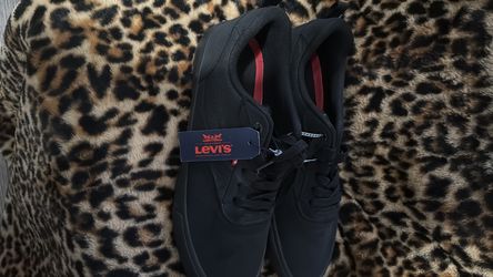 Levi’s men size 11
