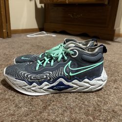 Gt Cut basketball shoes