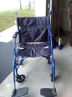 Transfer wheelchair