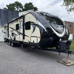 35’ Keystone Travel Trailer