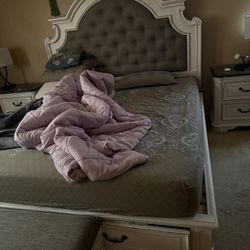 Kind Bed With Drawers
