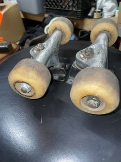 BlackOut Skate Board wheels and Trucks