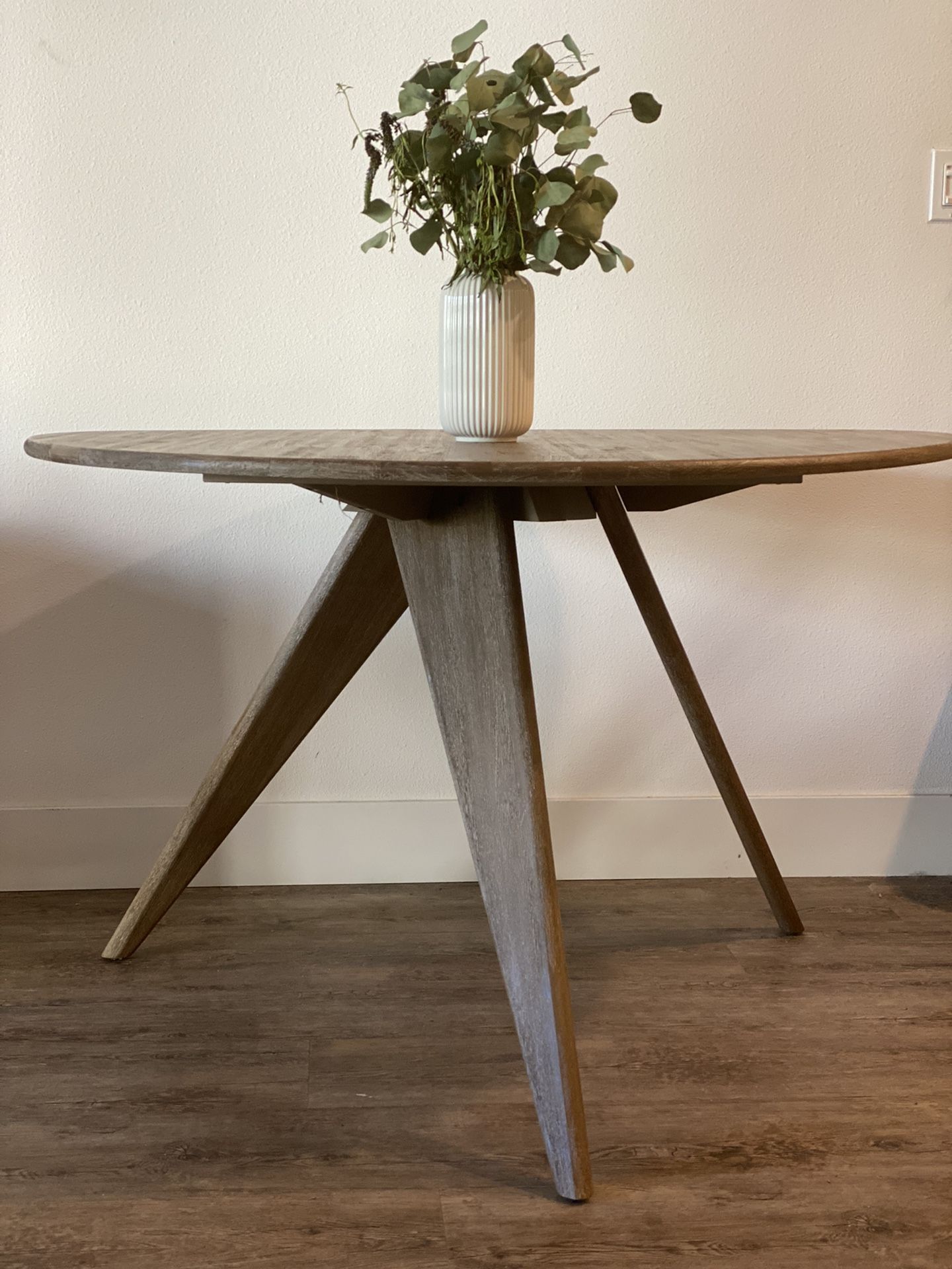 West Elm Omni Dining Table 250 OBO for Sale in Pasadena, CA OfferUp