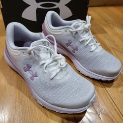 Size 9.5 D - Under Armour Women's Charged Escape 3 Big Logo Running Shoe