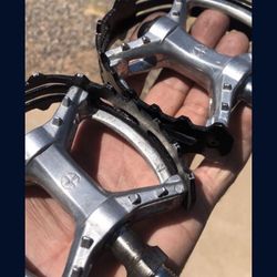 VICTOR CAGE PEDALS 1/2 Oldschool 