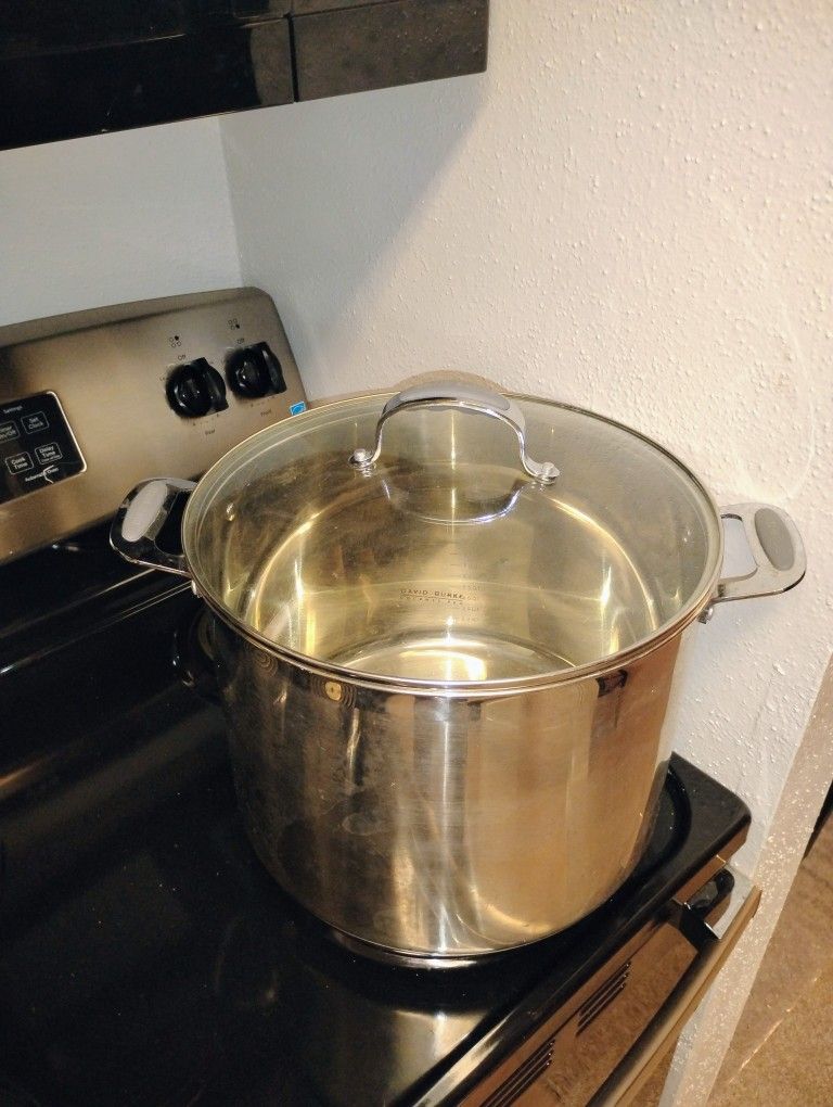 David Burke Pot With Lid