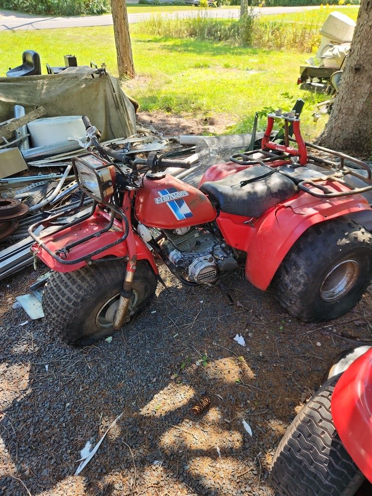 Honda 1995 ATV.
350.