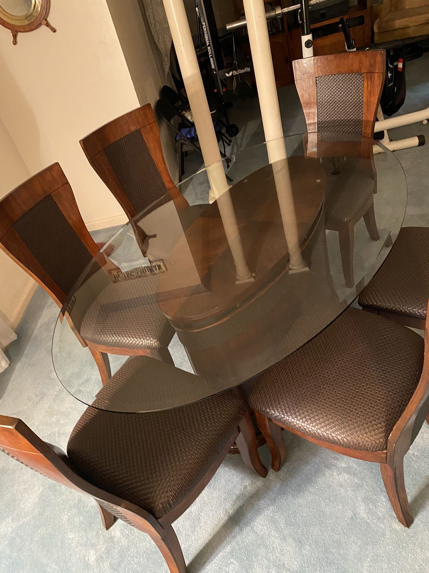 Bassett Dining Table and 6 Chairs