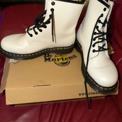 Dr Martens White Leather Boots 