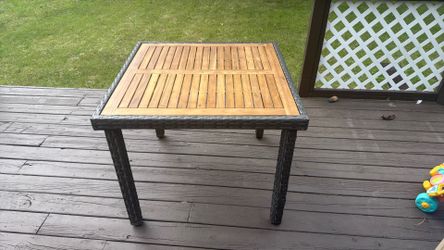 Out Door Table