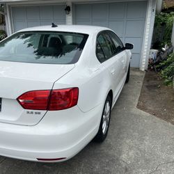 For Parts 2011 VW Jetta  2.5L  Automatic Transmission Parting Out
