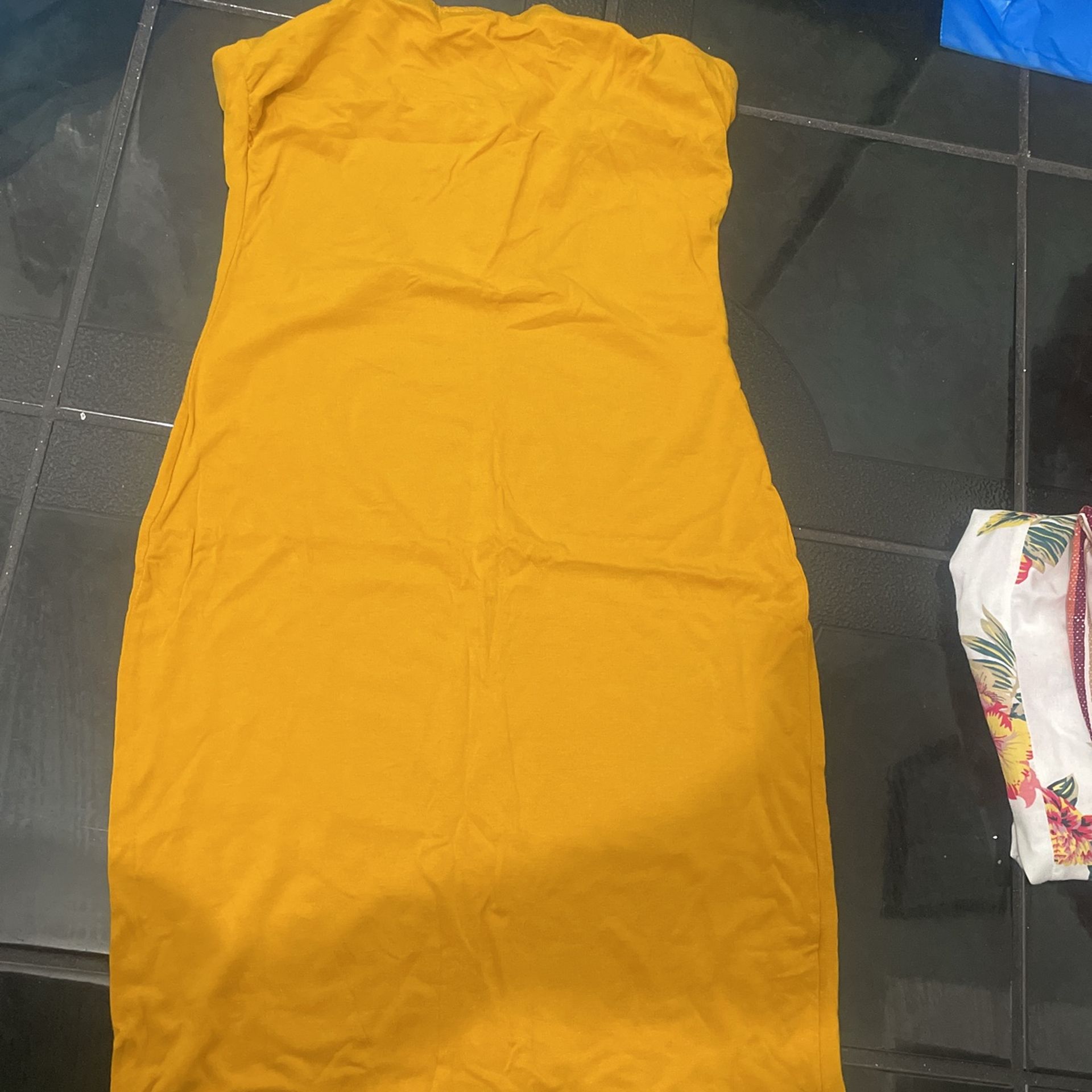 Large Yellow Strapless Dress