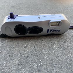 POLAROID I-ZONE INSTANT POCKET CAMERA