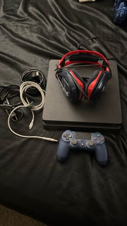 ps4 with controller and astro a40’s