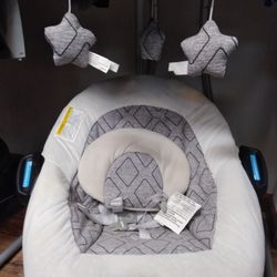 Soothing Vibration Baby Swing New With Tags
