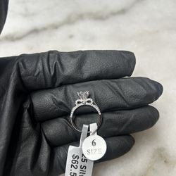 Solitaire Ribbon Ring Size 6