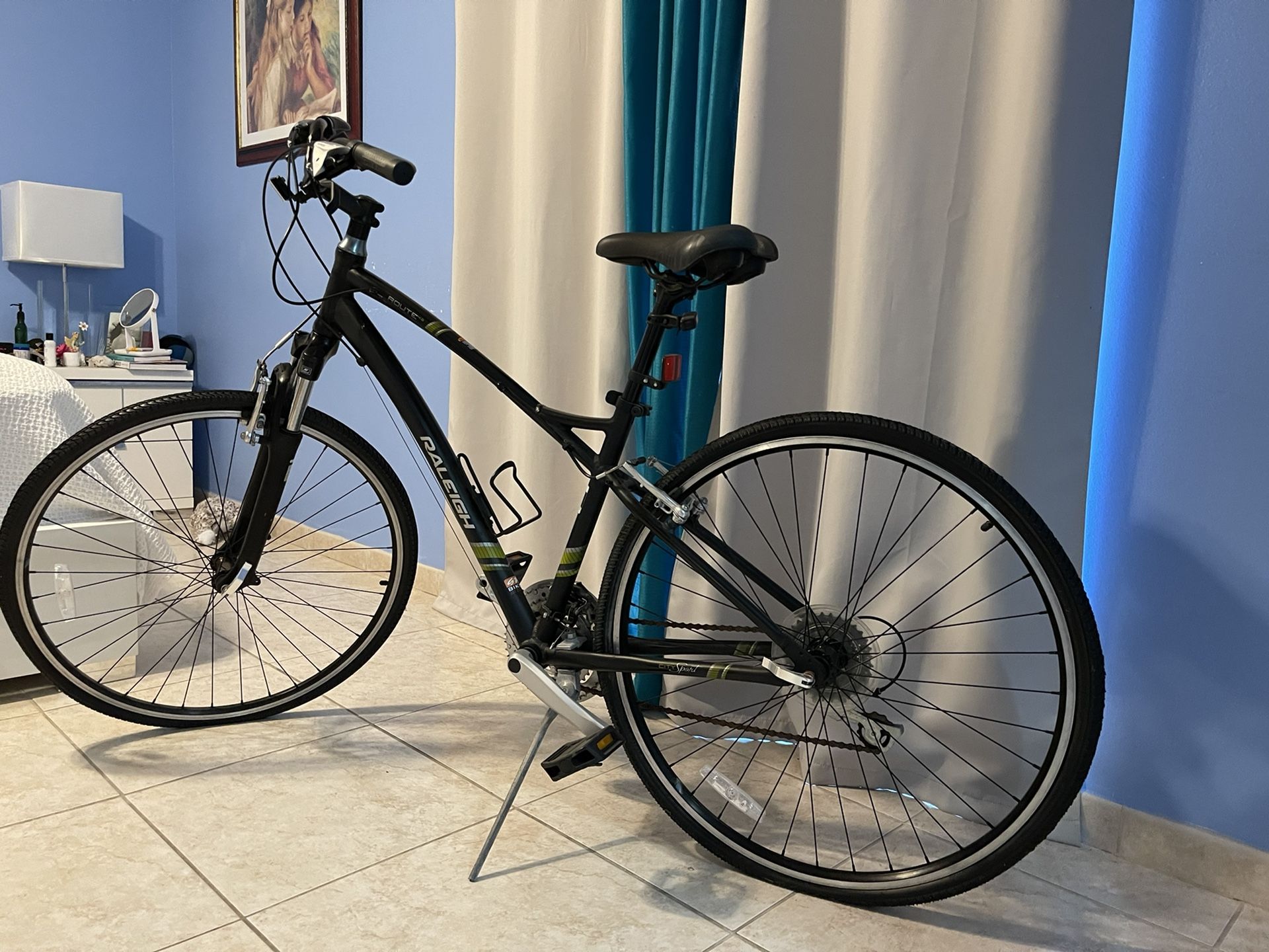 Raleigh route on sale 2 bike
