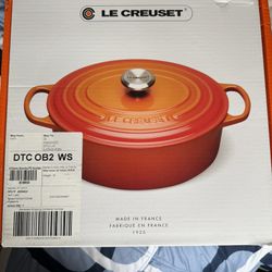 Le Creuset Enameled Cast Iron Signature Oval Dutch Oven, 9.5 qt., Flame