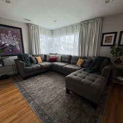 Sectional Sofa/couch