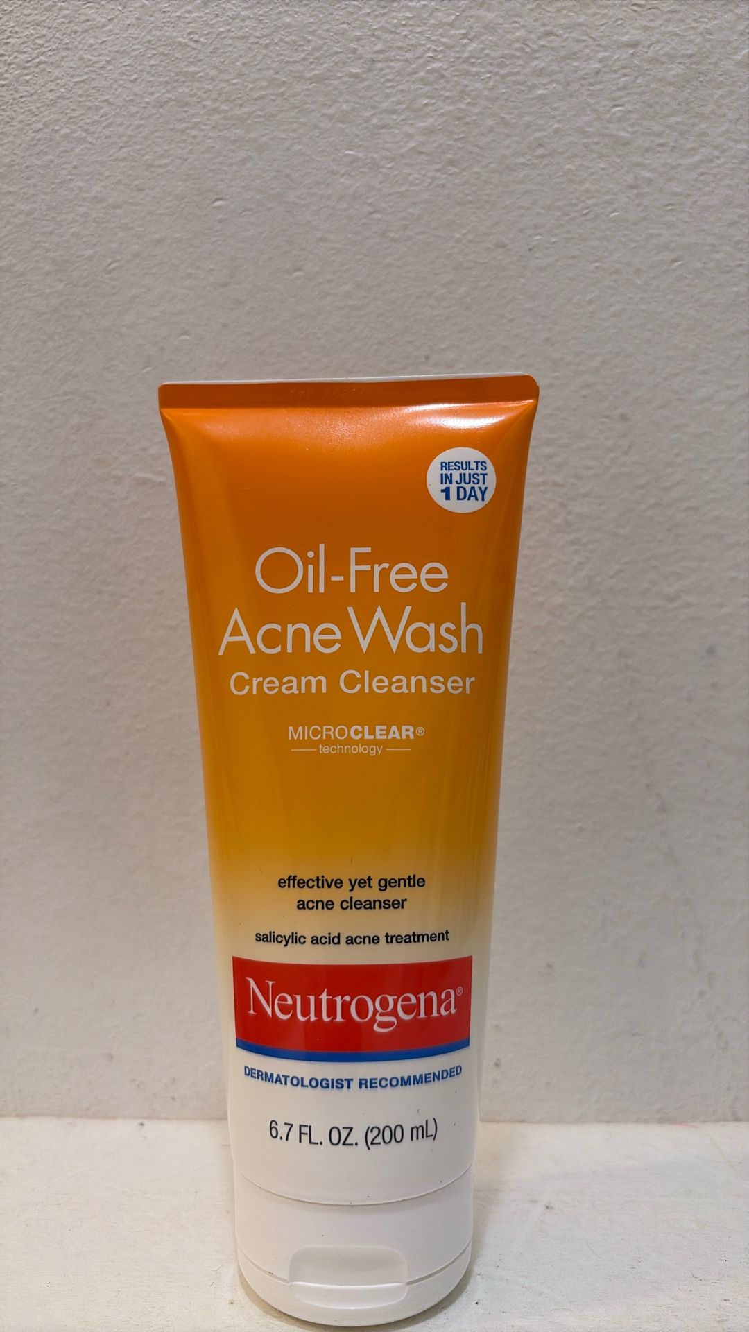 Neutrogena Oil-Free Acne Wash Cream Cleanser - 6.7 Fl Oz