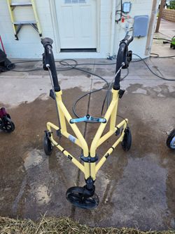 Drive Medical Winnie Lite Supreme 3-Wheel Rollator