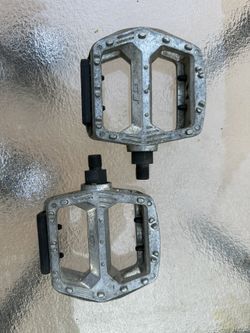 90s GT -Race Pedals For BMX mid-Oldschool Used And Ready For That Surviver 1/2