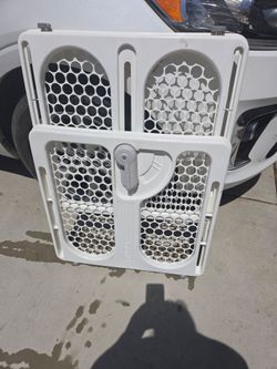 Child gate