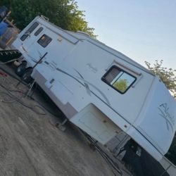 2002 ALPENLITE 5th wheel RV
