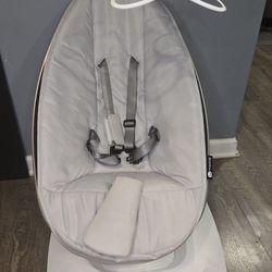 4moms MamaRoo Multi-Motion Baby Swing, Bluetooth Enabled with 5 Unique Motions