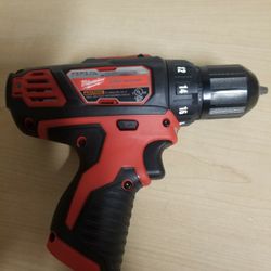 Milwaukee M12 12-Volt Lithium-Ion Cordless 3/8 in. Drill/Driver (Tool Only)