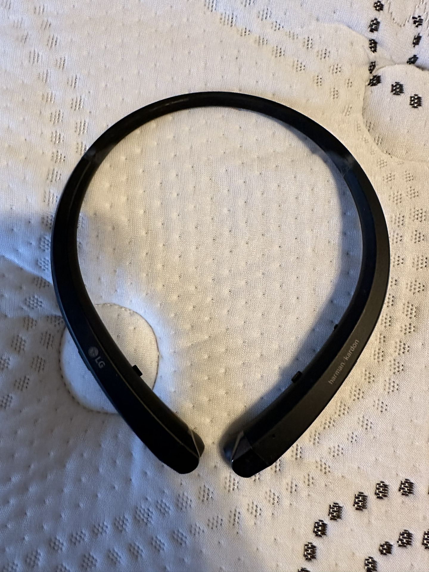 LG HBS-910 Bluetooth Headset